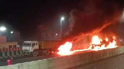 Trucks collide on Delhi national highway, driver burnt alive