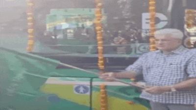 Delhi transport Minister Kailash Gahlot inaugurates electric mohalla bus service