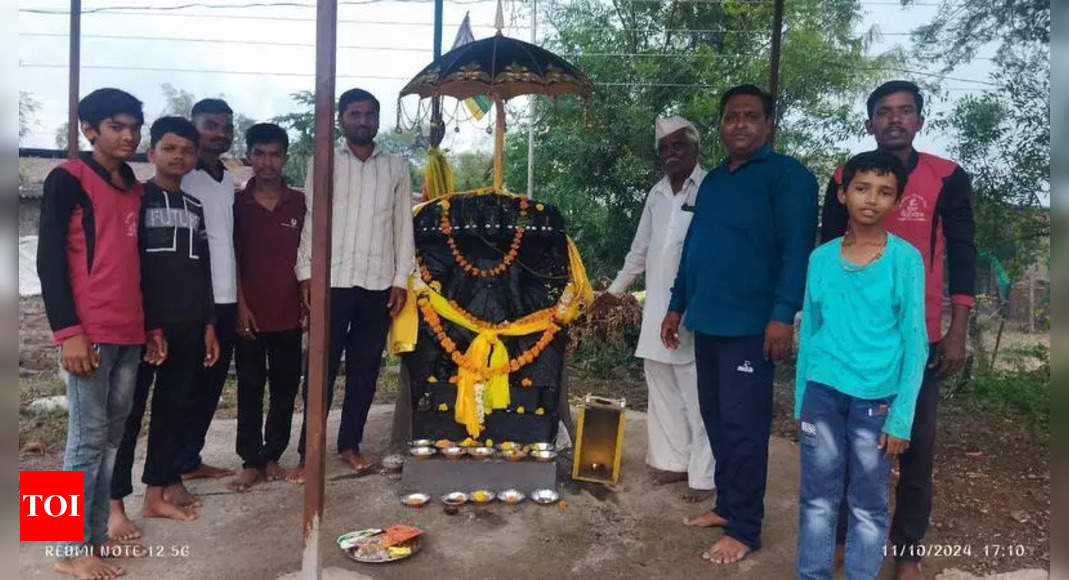 Villagers in Maharashtra Worship Ravana as Deity