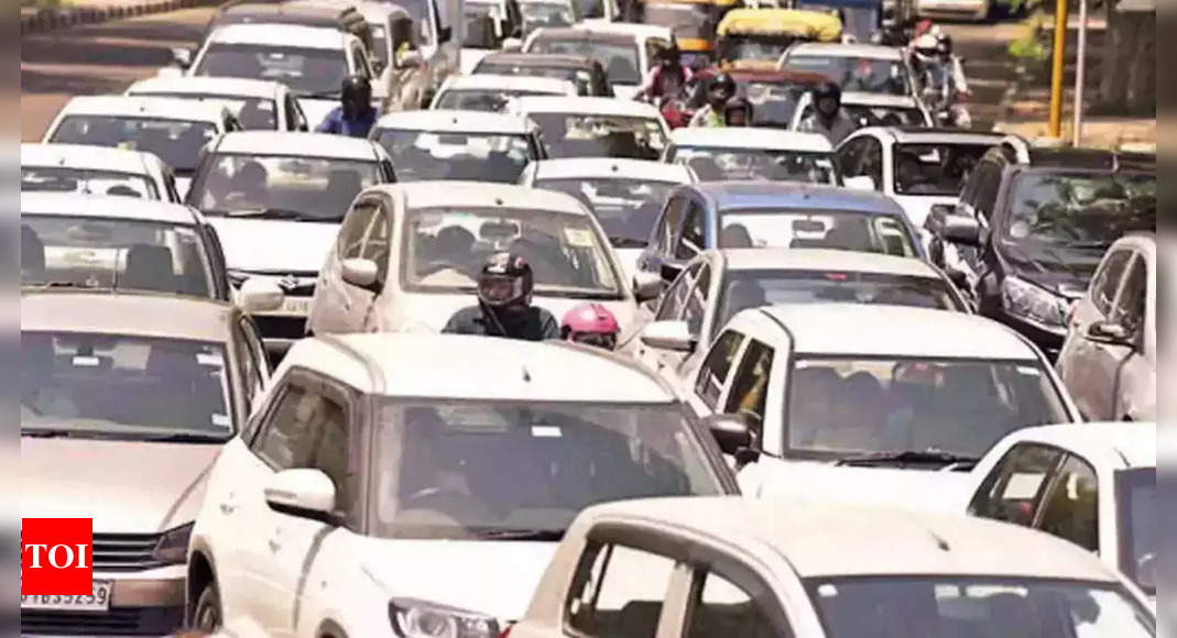 Fighting bad air: Central govt set to roll out ‘e-detection’ system for old polluting vehicles entering Delhi | Delhi News