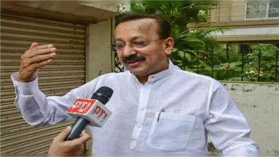 NCP leader Baba Siddique succumbs to gunshot injuries in Mumbai