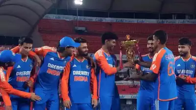 Captain Suryakumar Yadav hands winning trophy to Mayank Yadav, Gautam Gambhir reacts