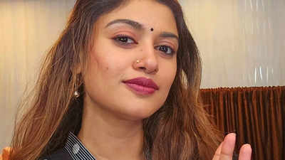 Oviya - Figure 1