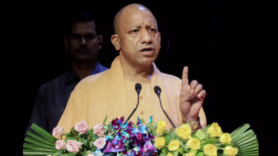 UP CM Yogi Adityanath addresses grievances of 300 people at Gorakhpur ...