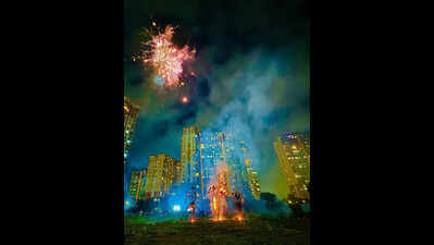 Ravan Dahan brings Dasara festivities in apartment complexes to fiery end