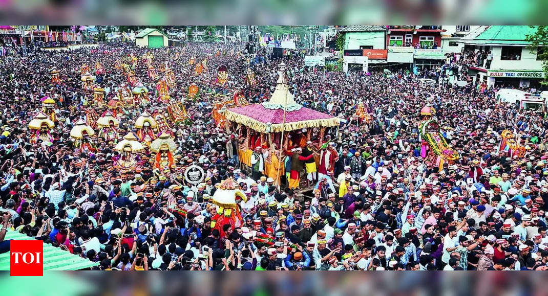 Kullu Dussehra: Kullu Dussehra Festival Kicks Off with Grand Procession ...