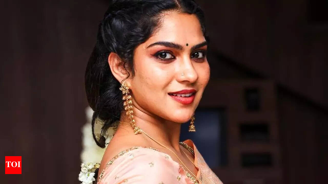 A police complaint filed against Lubber Pandhu actress Swasika | Tamil  Movie News - Times of India