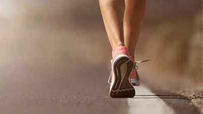 Running or walking: What is best for weight loss in different environments?