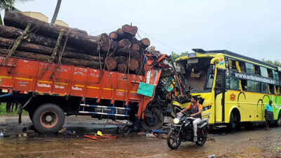 Man dies as bus collides with truck in Tamil Nadu | Madurai News - The ...