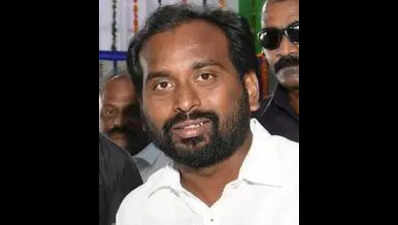 YSRCP student leader surrenders at Mangalagiri court