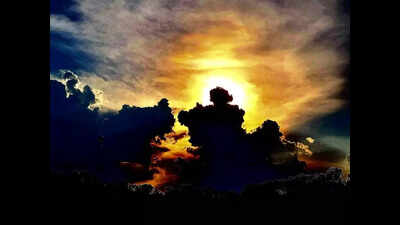 Thundershowers in store for city amid moisture incursion