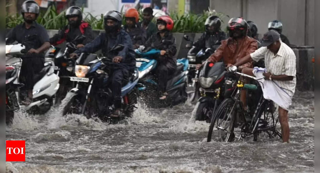 Chennai rain: Northeast monsoon begins | Chennai News