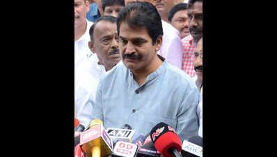 Venugopal set to address Congress unrest, expected to back Siddaramaiah