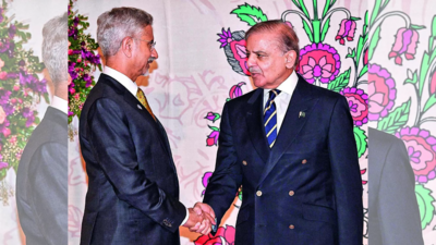 Jaishankar, Pak PM shake hands but little hope of thaw; Pak says ball in India’s court for bilateral