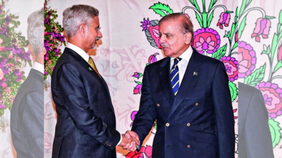 Jaishankar, Pak PM shake hands but offer little hope of thaw; Pak wants India to propose talks