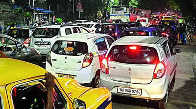 Protests, human chain choke central Kolkata