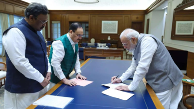 PM becomes 1st 'active member' during BJP drive