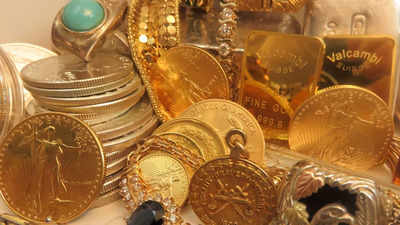 Gold Coins vs Silver Coins: Which is more auspicious for Diwali gifting?