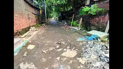 Ward 38 residents rue bad roads & irregular garbage collection
