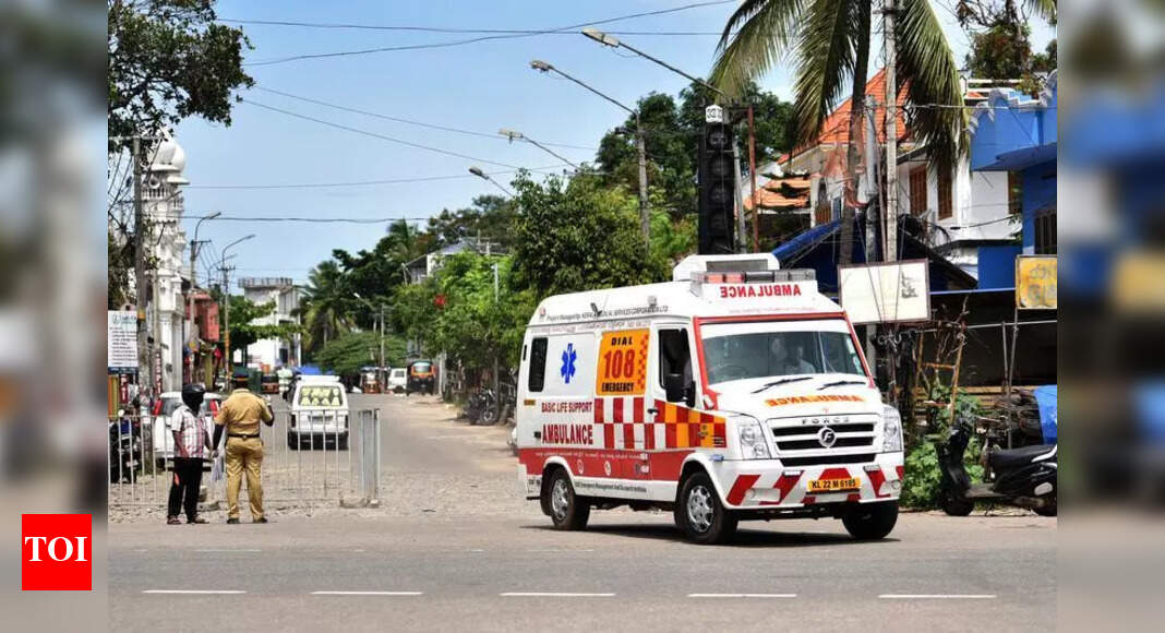 ट्रेन से निकलता धुआं