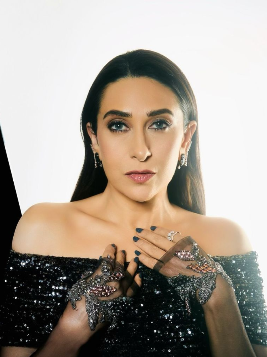 Karisma Kapoor Brings Back Nisha Vibes From Dil To Pagal Hai In Thigh