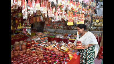 City markets abuzz with Karwa Chauth shopping