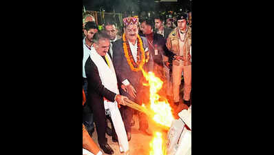 Sukhu attends Kullu Dussehra’s last cultural night