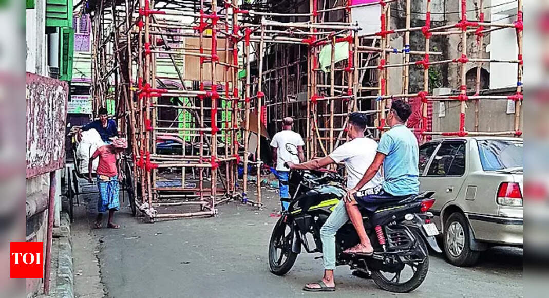 PostPuja Commute Chaos Kolkata Roads Blocked by Pandals Kolkata