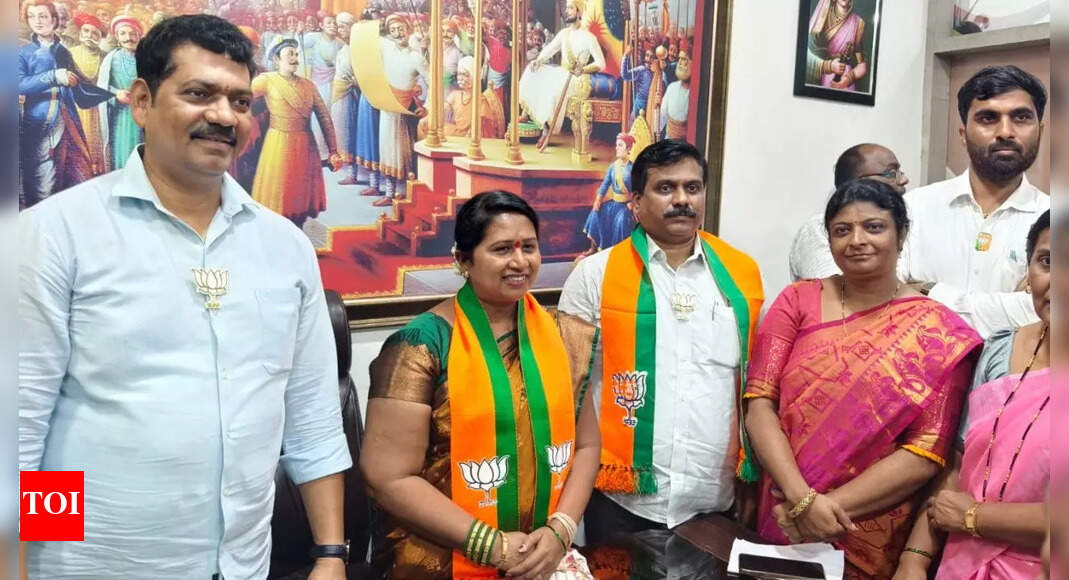 Maharashtra polls Wife of jailed BJP MLA who allegedly shot at Shiv