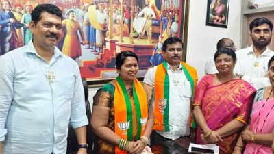Maharashtra polls: Wife of jailed BJP MLA who allegedly shot at ...
