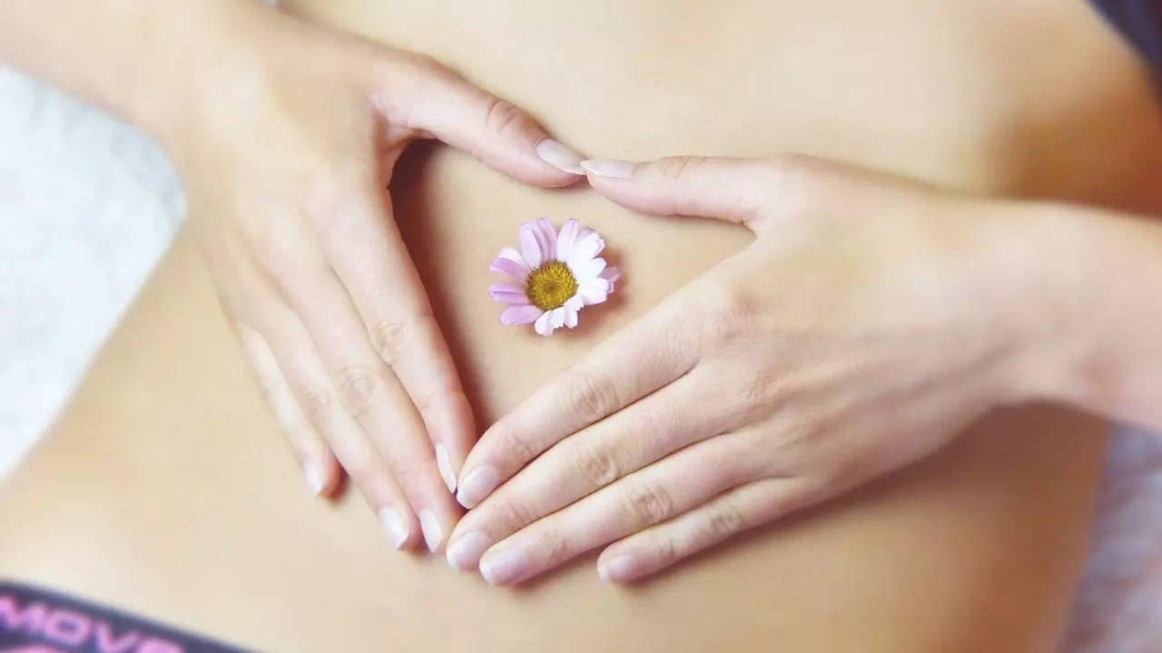 Castor Oil Benefits: Why it is highly recommended to apply castor oil on  navel at night | - The Times of India