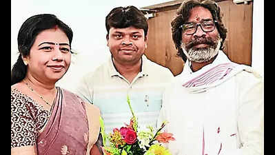 After HC verdict, Mamta confident of Ramgarh win
