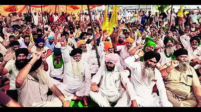 Unions block NH at 3 spots in Phagwara, Jalandhar