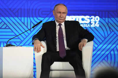 Russia hosts BRICS leaders, signaling Putin is far from isolated