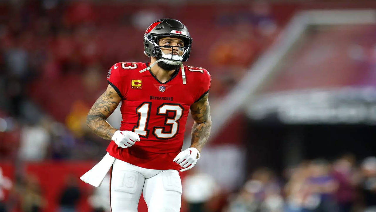 Tampa Bay Buccaneers' Mike Evans catches 100th career touchdown in  prime-time game against Baltimore Ravens | NFL News - Times of India