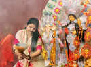 Dancing & traditions marked this Durga Puja celebrations