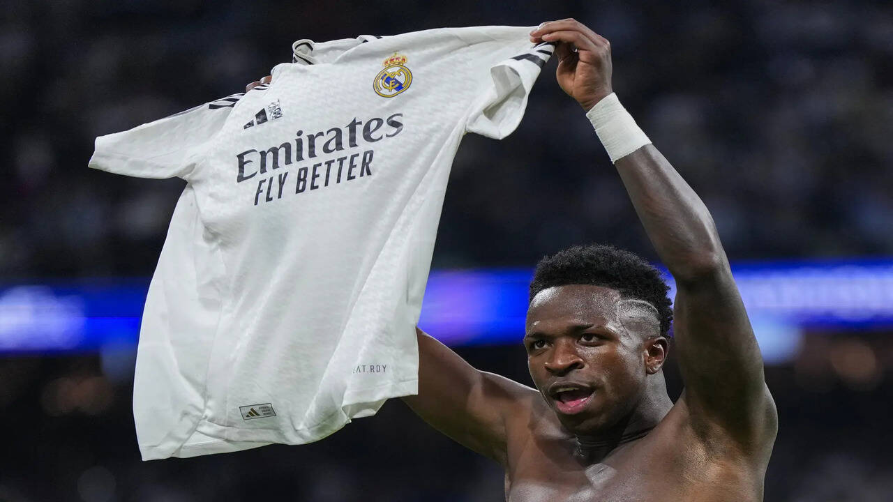 After the match, the excitement about Vinicius’ hat-trick was palpable. Social media lit up with praise for the young superstar, with fans expressing their joy and hoping to see more performances like this. Fellow players also recognized his talent, giving compliments in interviews and taking to social media to congratulate him.