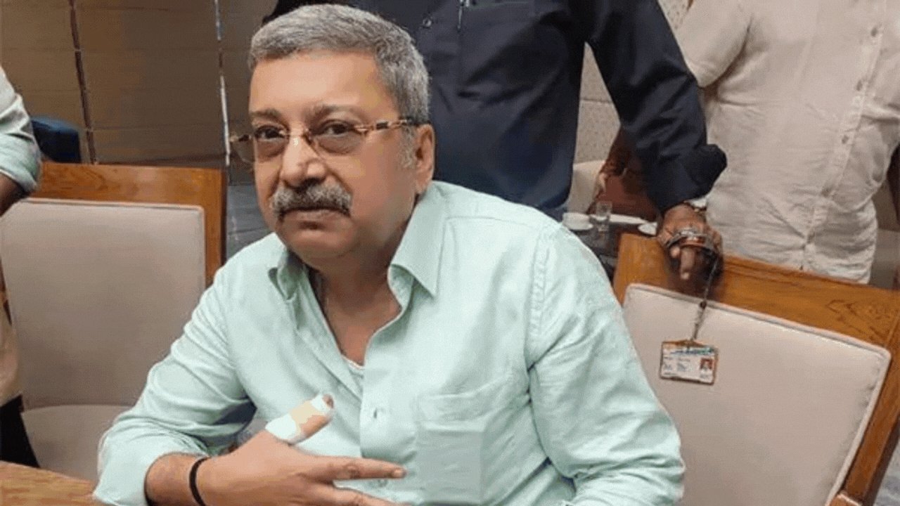 Kalyan Banerjee Criticized by BJP for 'Criminal Act' During Waqf Bill JPC  Meeting Scuffle | India News - Times of India