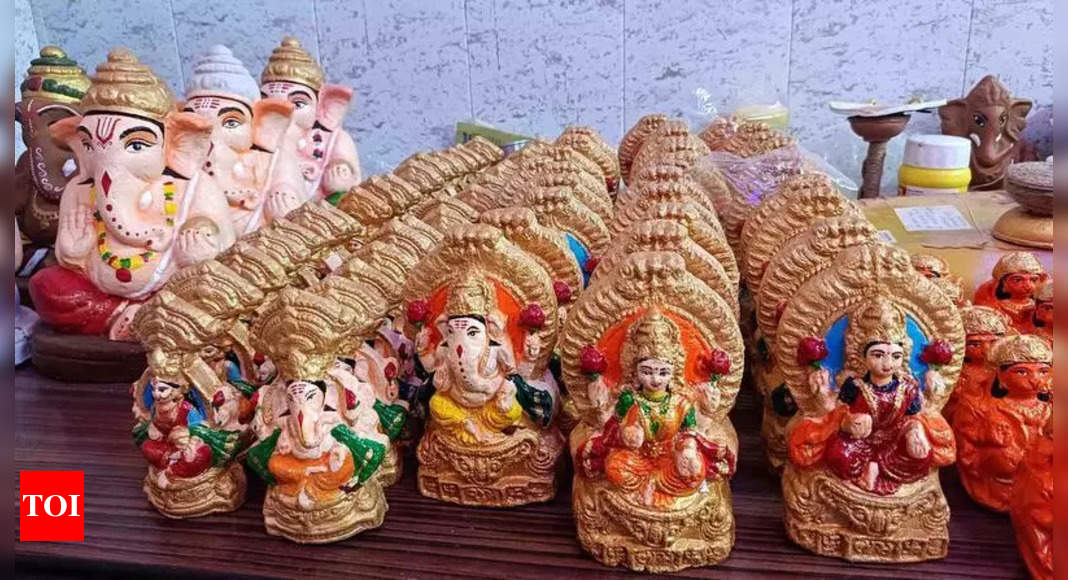 Ganesh, Lakshmi idols made of cow dung in demand