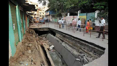 Part of Goshamahal road caves in