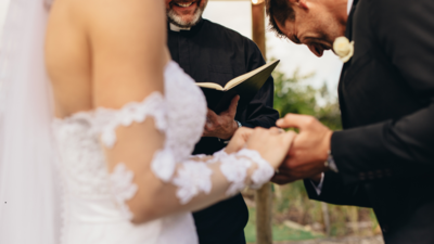 5 strange wedding rituals from different cultures that will surprise you