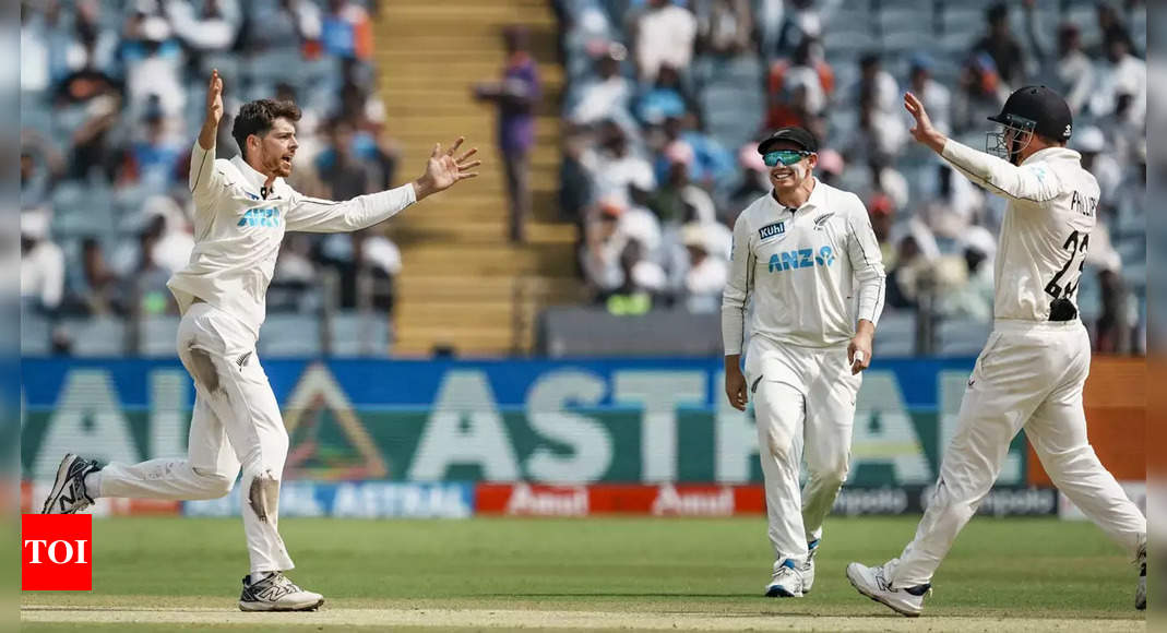 India vs New Zealand Live Score 2nd Test Day 2: India are in tatters at lunch as New Zealand spinners go wild