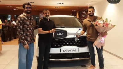 Suresh Raina buys Kia Carnival Limousine, an MPV with no rivals in India