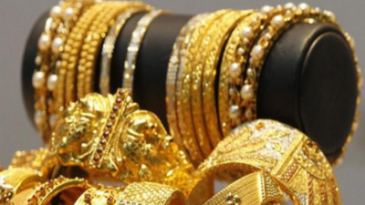 EC officials, cops intercept gold jewellery worth Rs 138 crore