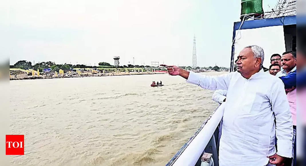 Nitish Kumar Inspects Ganga Ghats For Chhath Festival Preparations ...