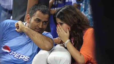 'Tumko kuch nahi pata hai': When Sakshi 'taught' MS Dhoni about a stumping rule