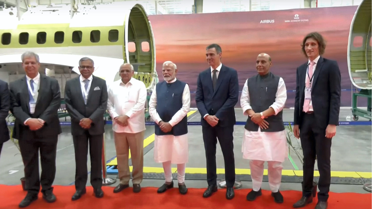 PM Modi and Spain PM Pedro Sanchez launch Tata-Airbus C295 facility,  India's 1st private military aircraft plant | India News - Times of India