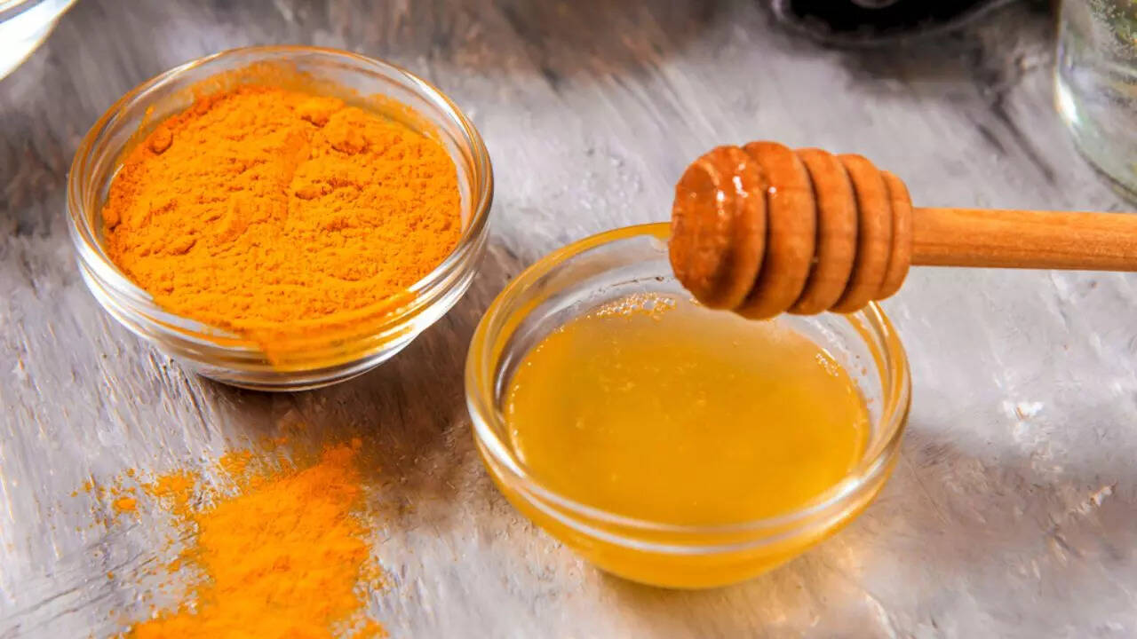 Turmeric-Honey Benefits: 9 benefits of consuming honey with turmeric | - The Times of India