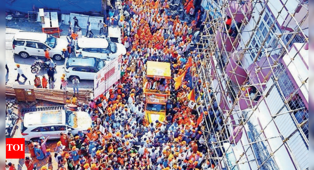 Ultimate Showdown: Eknath Shinde vs Uddhav Thackeray in Key MMR ...