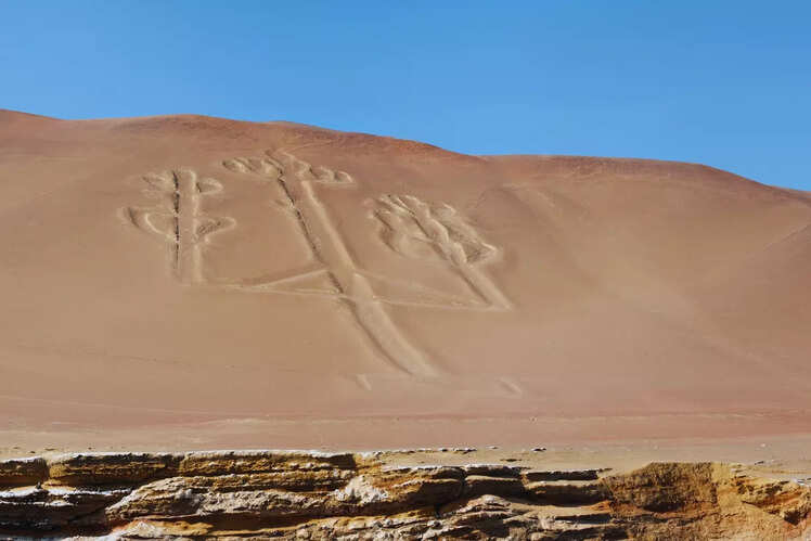 Paracas Candelabra, Peru
